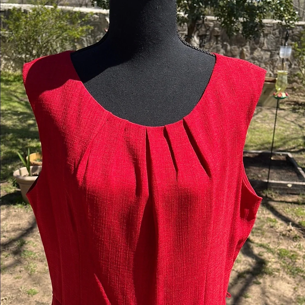 Elegant Red Ellen Tracy Sleeveless fully lined Dress. Size 14. Side pockets. - Picture 3 of 16